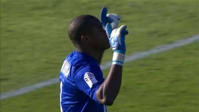 曼联最青睐的中场引援目标身价或将超过1亿英镑。（曼联看中的中场标价或将破亿英镑）