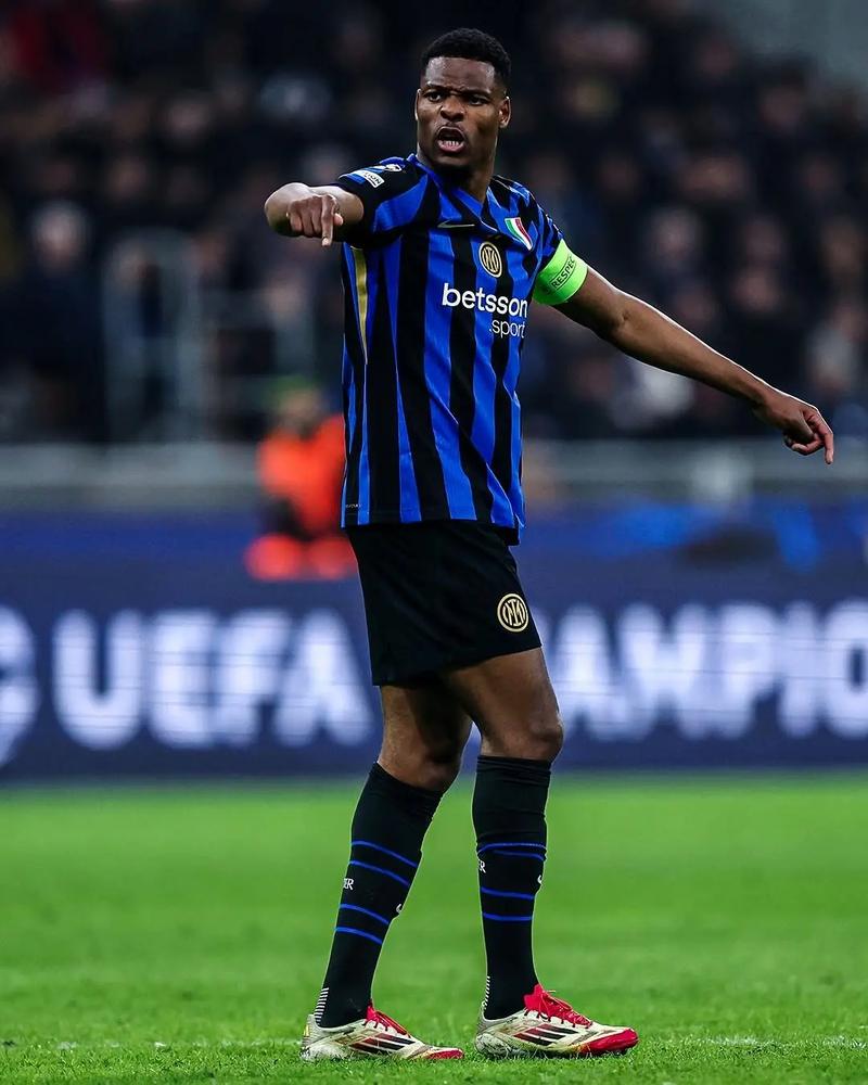 天皇杯前瞻：神户联赛无缘三连冠，广岛力求乘胜追击（天皇杯前瞻：神户无缘联赛三连冠，广岛欲乘势追击）