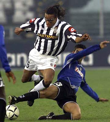 齐沃：劳塔罗被外界持续批评并不公平，他在德比前两天发烧了（齐沃：劳塔罗德比前两天发烧，外界连日批评不公）