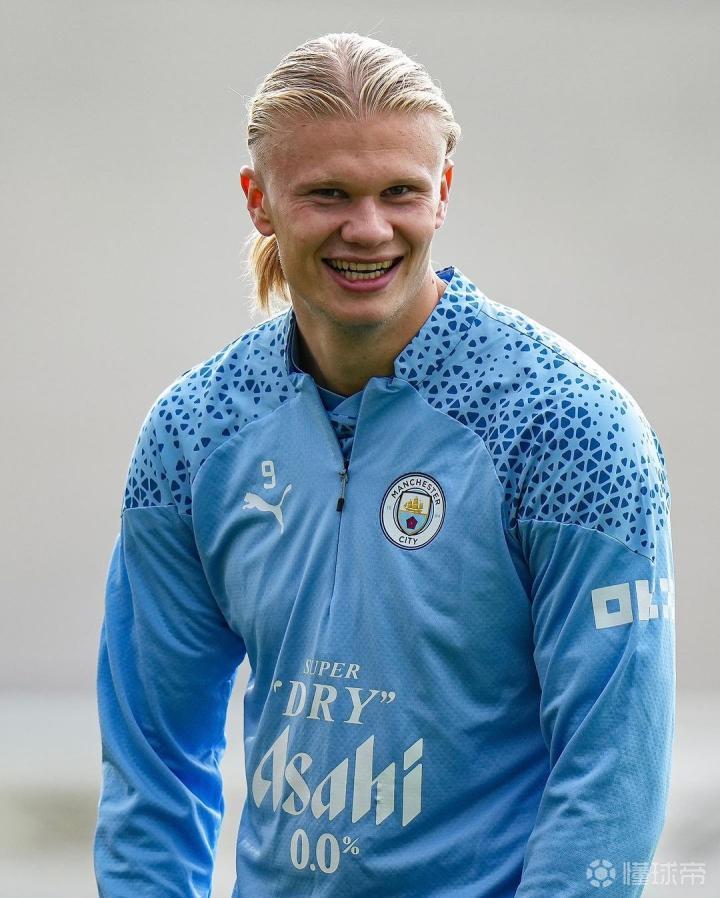 凯尔：我完全没有想把法比奥-席尔瓦送走的想法，他会留下（凯尔：从未考虑送走法比奥-席尔瓦，他将继续留队）