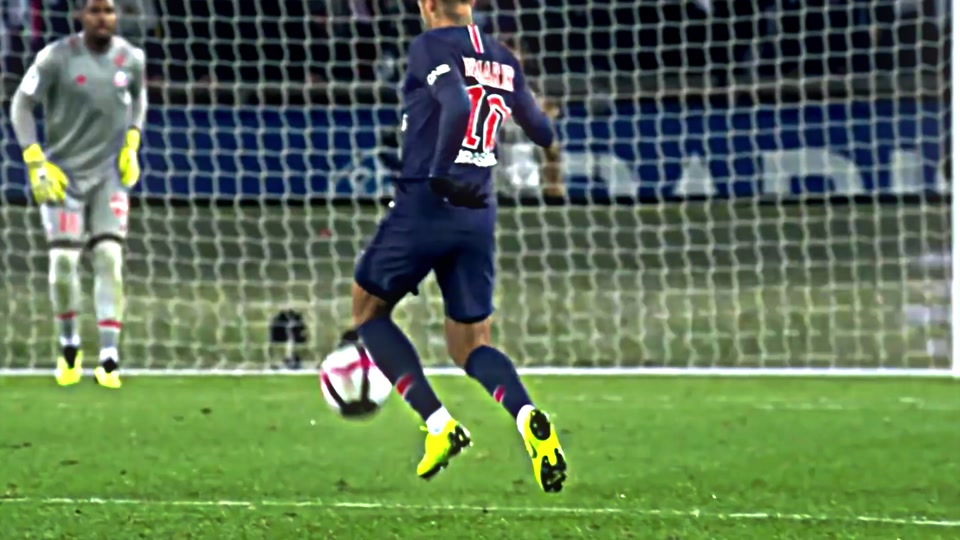 罗马诺：加纳乔与贝西克塔斯的转会传闻不实，他想留在英超（罗马诺：加纳乔不会加盟贝西克塔斯，愿继续在英超效力）