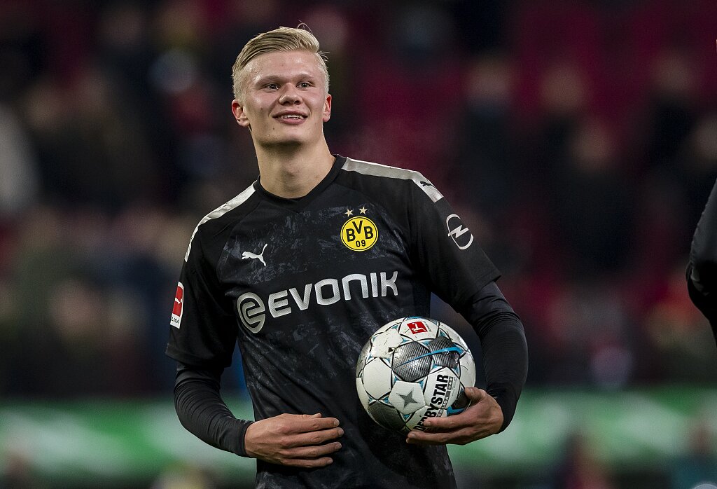 塔利亚菲科：阿根廷卫冕世界杯得一步步来；西法德葡是强队（塔利亚菲科：阿根廷卫冕需循序渐进；西、法、德、葡皆为劲旅）