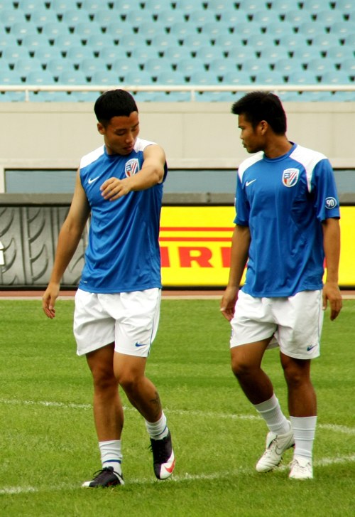 德甲战报：布兰特破门，拜尔失单刀后建功，多特2-0门兴（德甲：布兰特先开纪录，拜尔先失单刀后破门，多特2-0胜门兴）