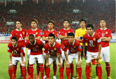 澳超战报：奥鲁维米送礼，喷气机7分钟3球，3-1力克凤凰（澳超速报：奥鲁维米失误，喷气机7分钟三连击，3-1击退凤凰）