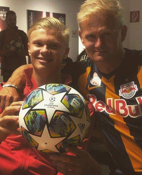 镜报：安菲尔德球迷因现场警报响起被暂时疏散，现已重新进场（镜报：警报触发安菲尔德球迷短暂撤离，现已恢复入场）